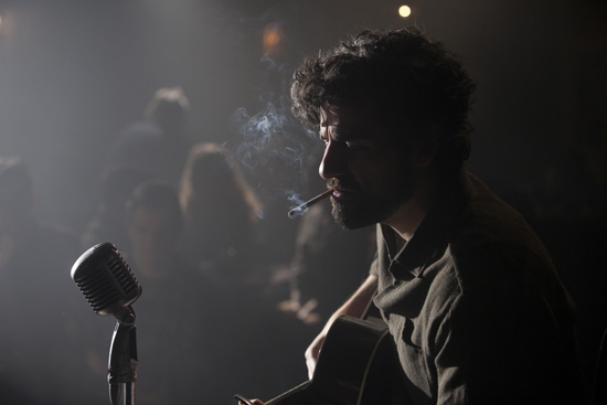 Zwischen Stuhl und Bank; Llewyn Davis, gespielt von Oscar Isaac. Foto: © Ascot Elite